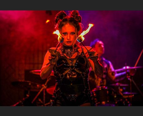 LUCYLUXx erotic actress galleries