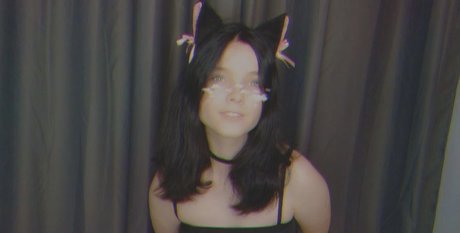 LittleShy model sex pic