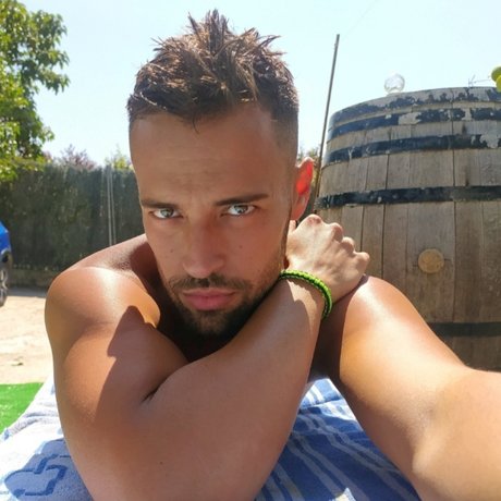 DaniGonz92 model high quality archive