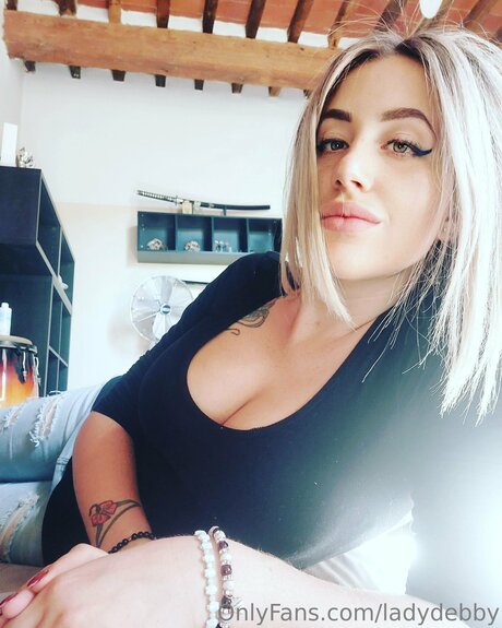 Lady Debby star sex photos