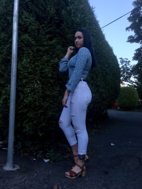 CandytittiesOO sexy actress pic