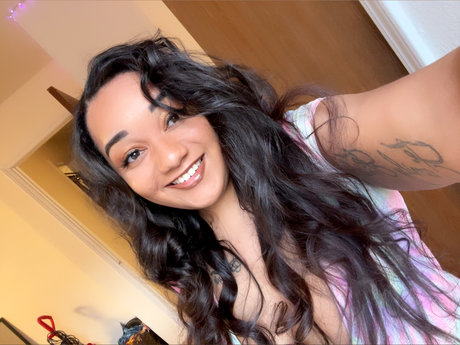 LadyNay FREE nude actress photos