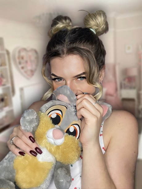 Isabella Gaultier model porn photo