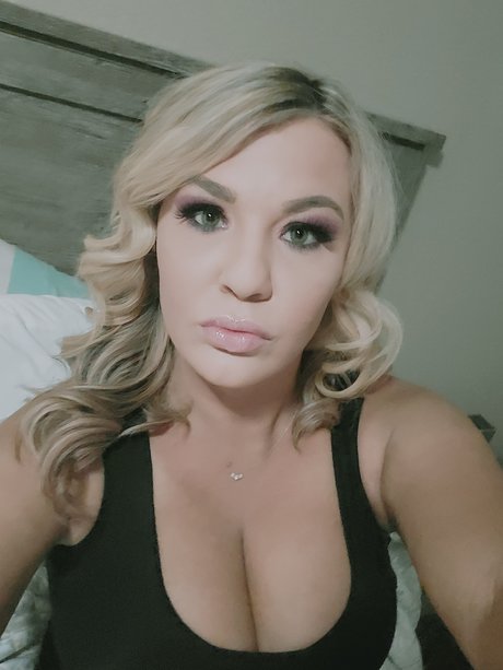 LOLO nice model photos