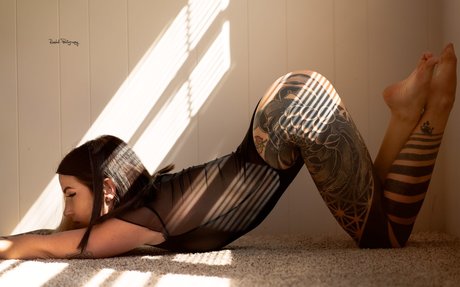 mel b model perfect pic