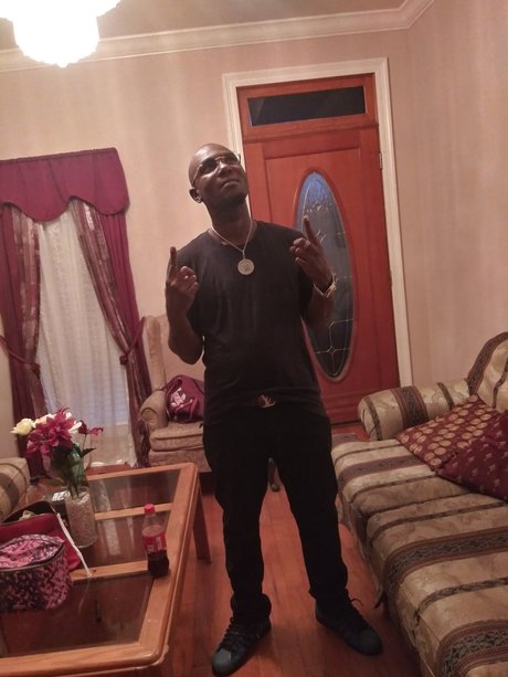 LJ On 24s pornstar erotic picture