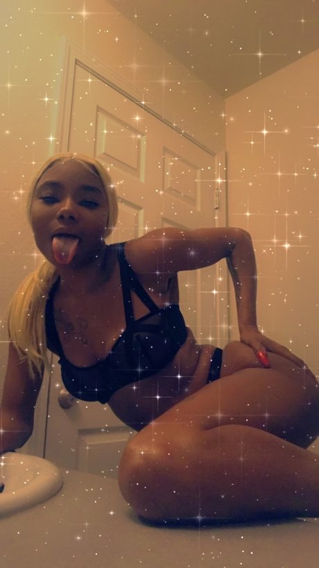 MS Tinnyy pornstar exclusive gallery