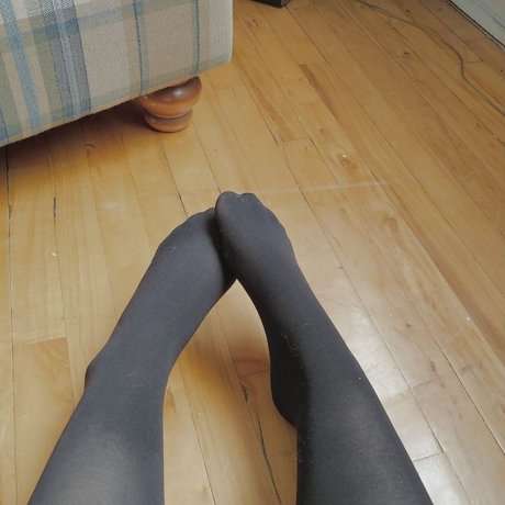 tinyfeetandtoes exclusive actress image