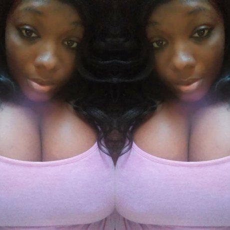 JuicyChocolate82 star erotic image