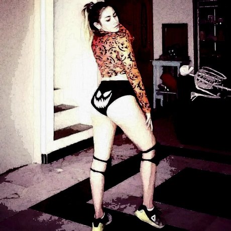 Kitty juice_ model pretty photo