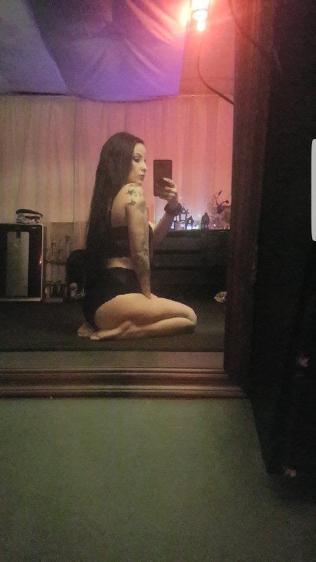 GoreJess adult model photo