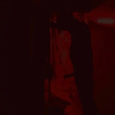 Buss Down King_ erotic model pic