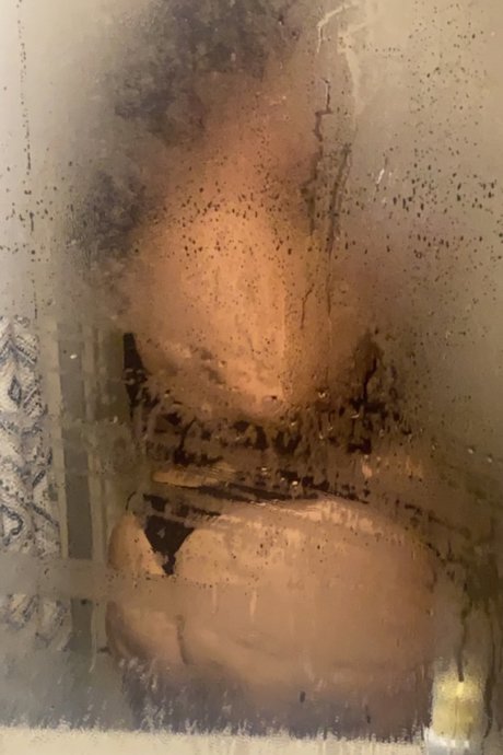 QueenVee93_ xxx star pictures