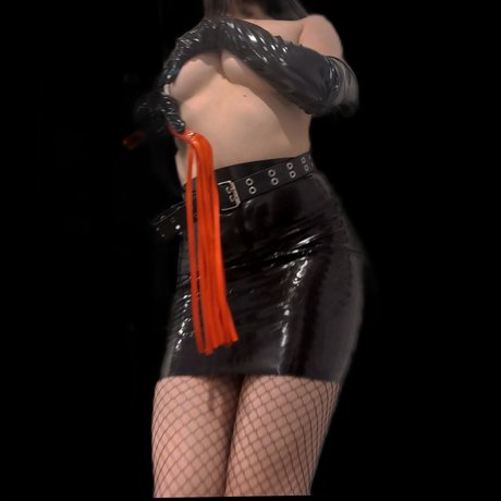 MISTRESS BELLATRIX naked star photos