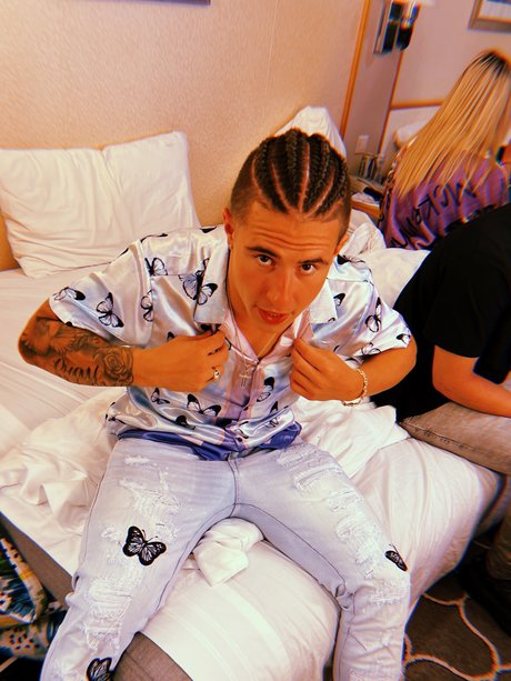 He is who naked star pic