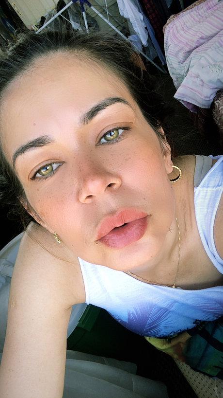 Rosymeloo sexy actress gallery