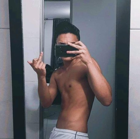 Sebastian Beer pretty model picture