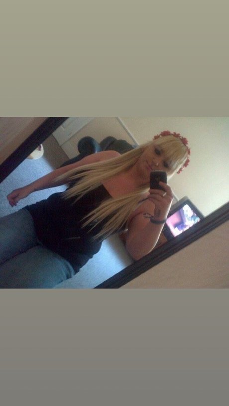 Sexy Sara xxx pornstar pic