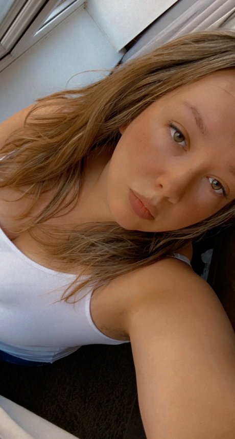 Hana sage_ erotic model picture