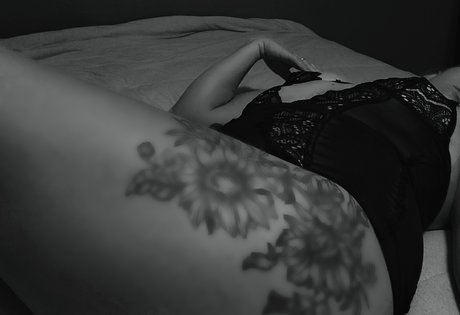 Charlotte Lynn adult model gallery