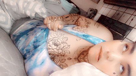 Mrs landers star top image