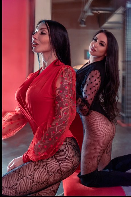 TwinsCaroline s star porn picture