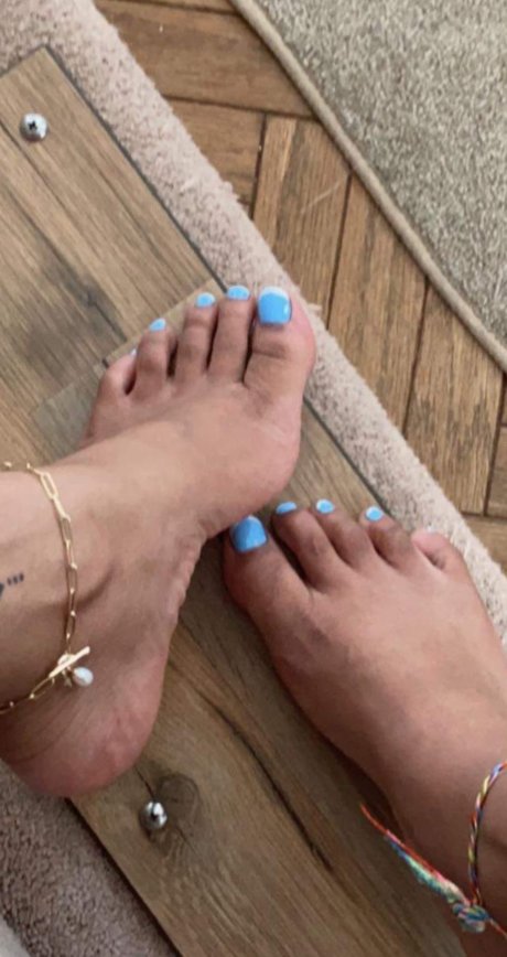 _Trio Of Toes_ pretty pornstar photos