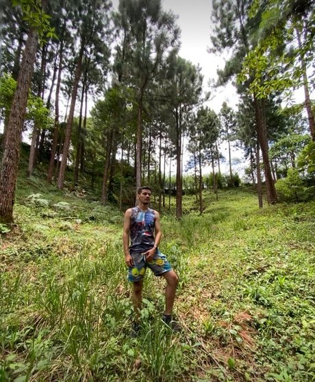 Scott Caranthir star nude image