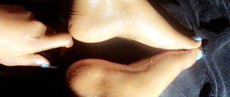 Wrinkle soles beautiful actress photo