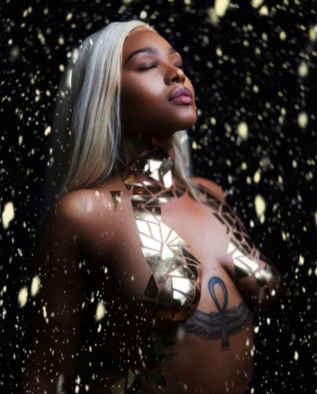 Saged Pussy naked star pics