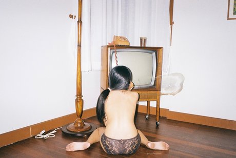 Typhoon FREE_ naked actress photos