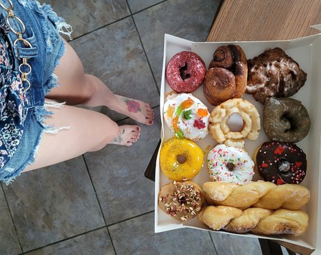 XOXO Autumn_ art actress picture