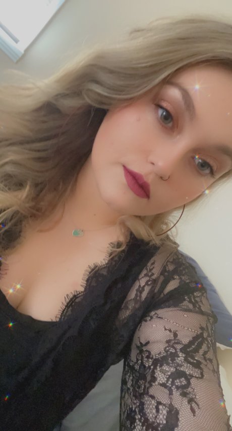 Logan Boring nice pornstar img