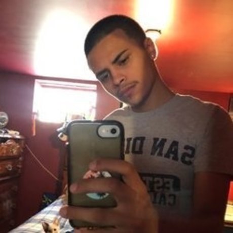 Omar_ nude model pic