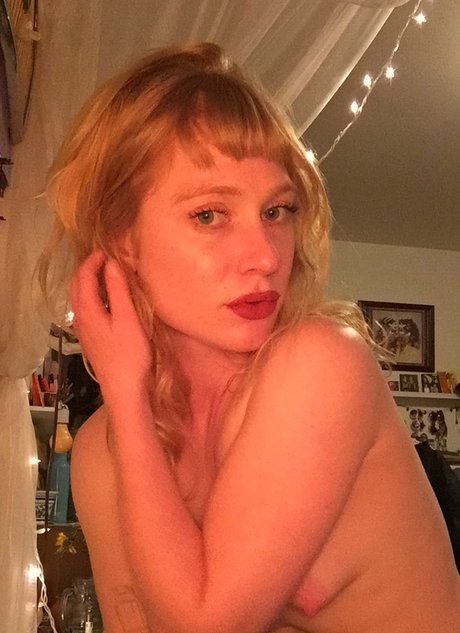 Peach Fuzz nude pornstar photo