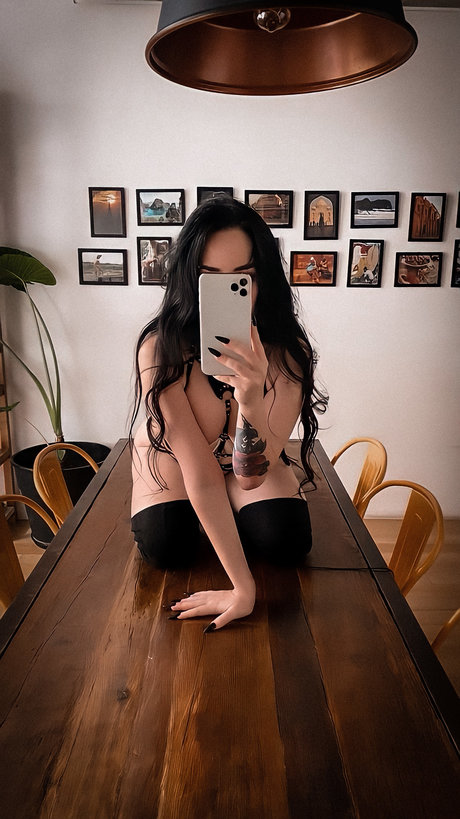 Lilieth Martinez art model image