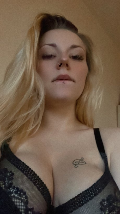 Laura Vinora exclusive actress picture