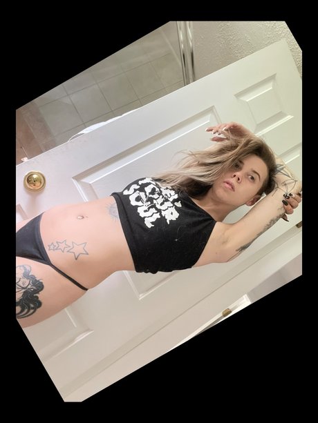 ScumKitty erotic star picture