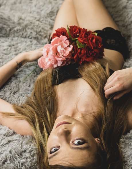 Veronica Montgomery beautiful star image