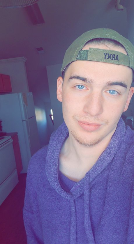 Ryan Sumner star nude archive