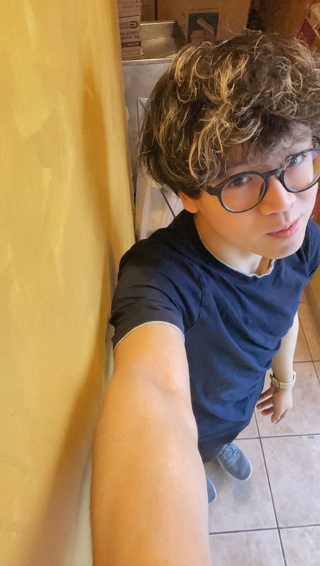 Sam Thai star porn photo