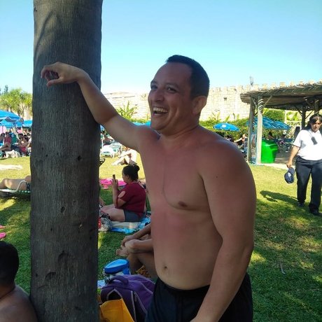 jose naveda pretty model pic