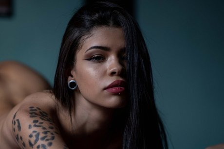 Dyna Suicide model pornographic archive