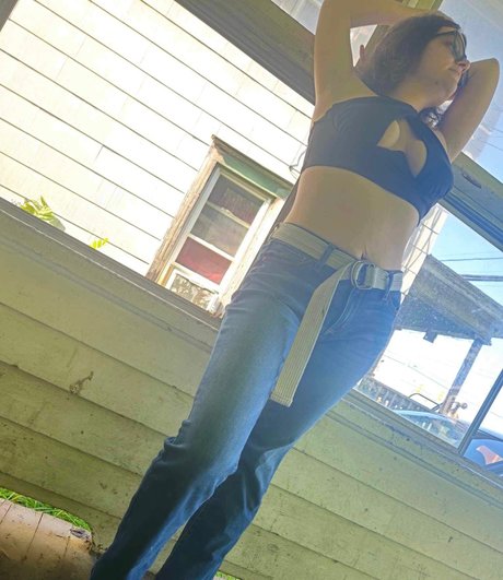 Goddess Quinn model adult gallery