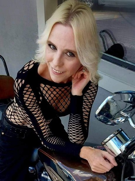 Lily Legend adult actress images