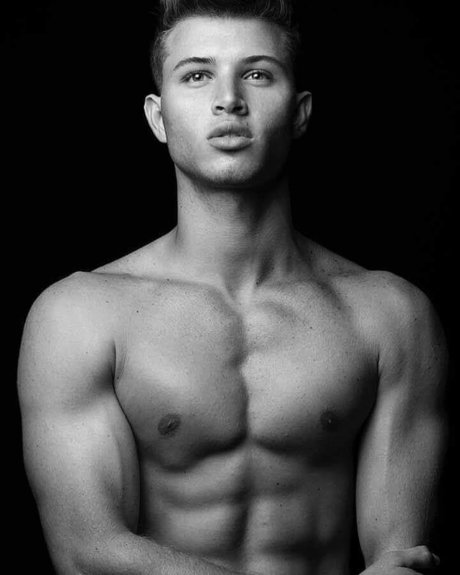 Kayn sexy model photos