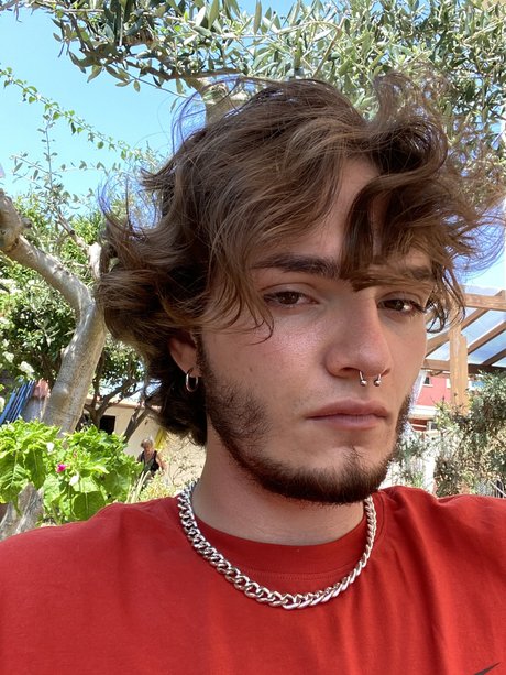 phil skinn naked model photo