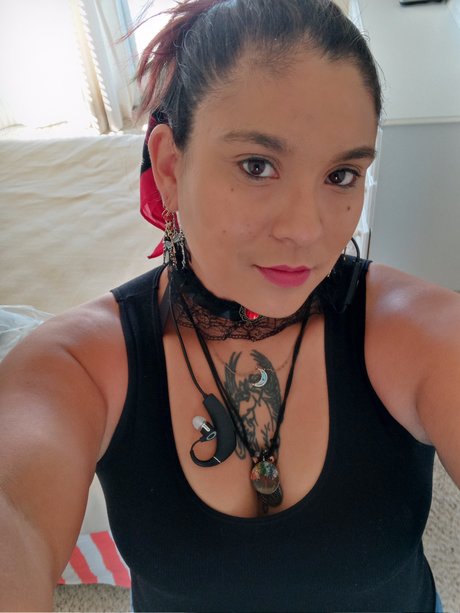 Honey Luv free pornstar img