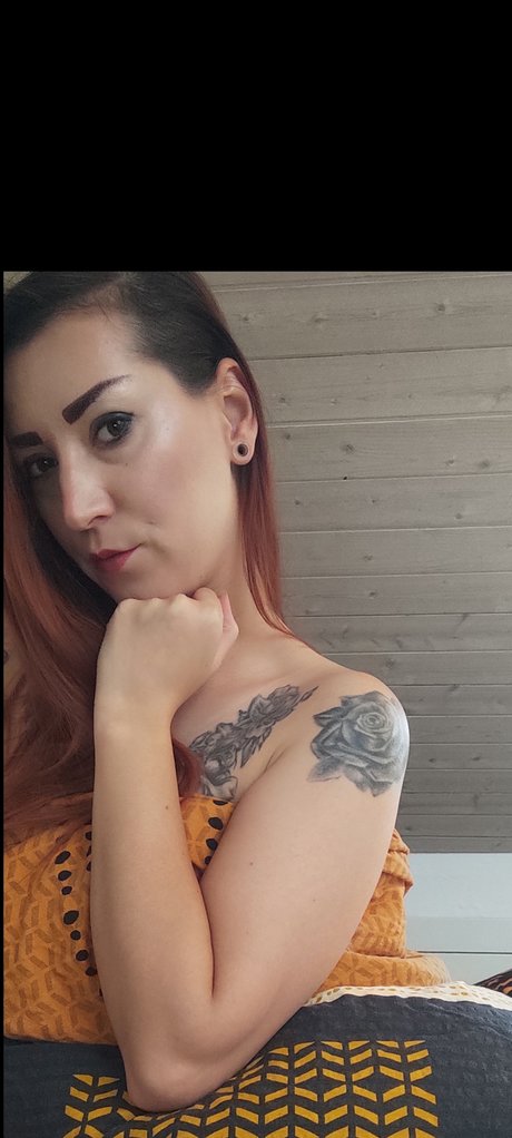 Ronnie Reed model erotic image