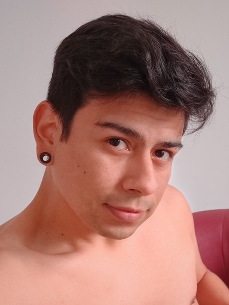 Eduardo Medina model erotic pic